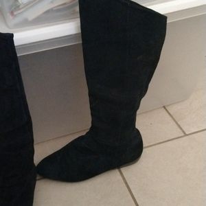 Suede boots